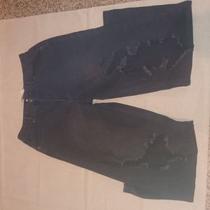 Forever 21 black ripped jeans size 30